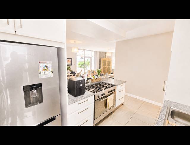 4 BEDROOM APARTMENT FOR SALE IN ESSENWOOD